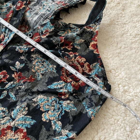 American Rag - sleeveless floral button up - Picture 9 of 9